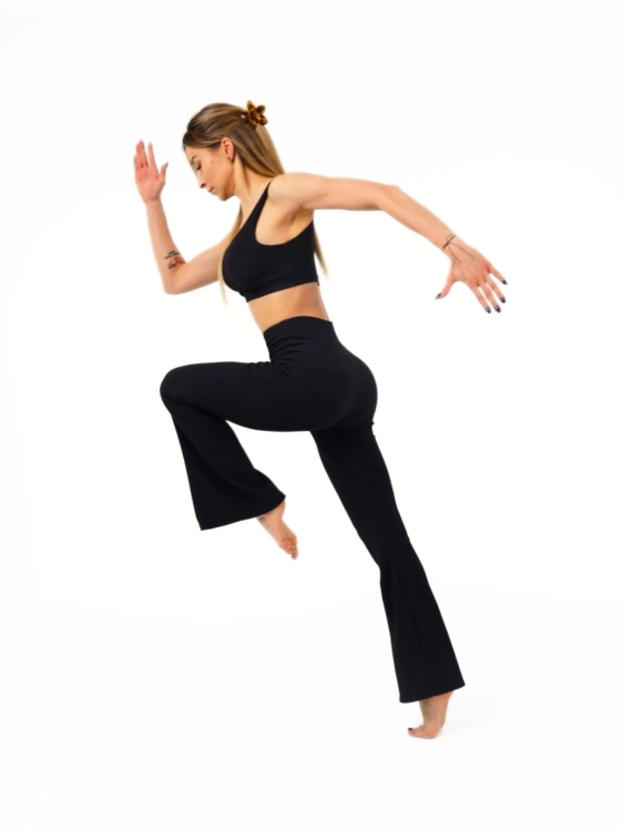 DUSHKO Spodnie Flare Flow Black - dzwony  fitness, joga, pilates, stretching, taniec, czarne 1.jpg